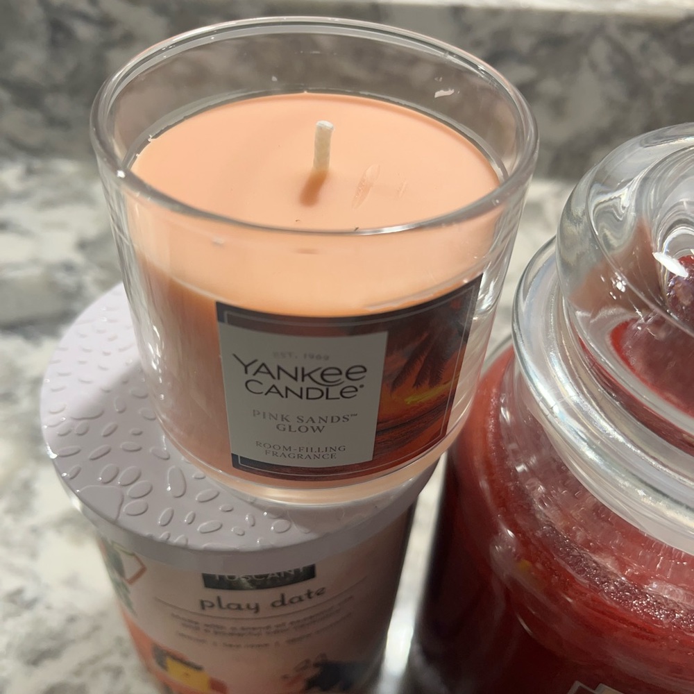 NWT- Yankee Candle Red Kitchen Spice Jar Set - Picture 2 of 5